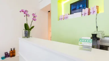 Salon at Perle de Beaute