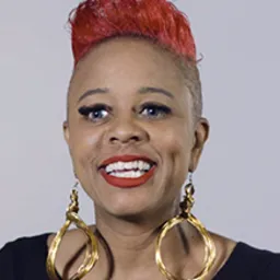 Phee Manuel Headshot